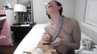 wetsparkles chaturbate cute chick gently pulls pussy