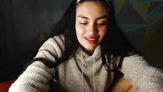 naughty_angel_x chaturbate sexy blonde pulls pussy hand