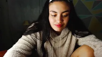 naughty_angel_x chaturbate sexy blonde pulls pussy hand