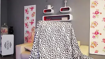 illegal__ chaturbate with dildo relaxes her shaved vagina