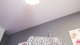 illegal__ chaturbate slutty chicks lick their cunt