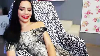 illegal__ chaturbate slutty chicks lick their cunt