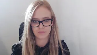 kristinkax chaturbate cute confused lustfully communicates in fries