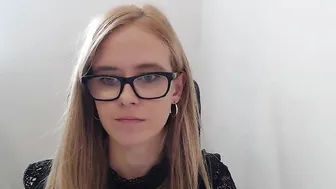 kristinkax chaturbate cute confused lustfully communicates in fries