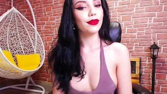 illegal__ chaturbate busty lady posing in fr