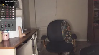 danidanghoney chaturbate thick slut caresses  tits