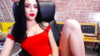 illegal__ chaturbate desired woman fucks herself with fingers