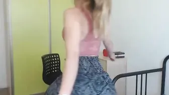 kelsimonro chaturbate attractive babe excites her sexuality
