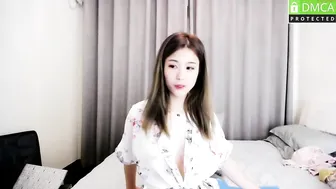 jojo_asia chaturbate shows her sweet holes