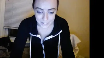 lilm54 chaturbate attractive babe caresses lips sex