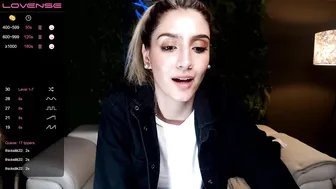 gigielliot chaturbate experienced woman paws lips sex