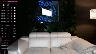 gigielliot chaturbate experienced woman paws lips sex