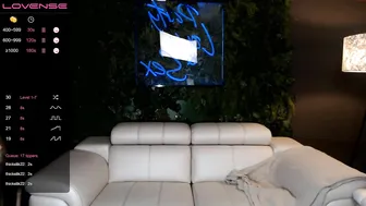 gigielliot chaturbate experienced woman paws lips sex