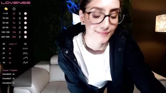 gigielliot chaturbate experienced woman paws lips sex