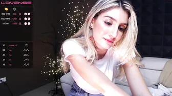 gigielliot chaturbate  private e striptease