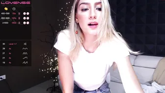 gigielliot chaturbate  private e striptease