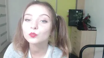 kelsimonro chaturbate hot prostitute masturbating pussy with her hand