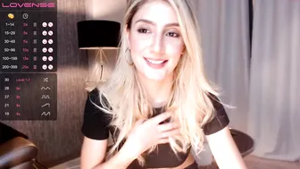 gigielliot chaturbate busty chick talks in french