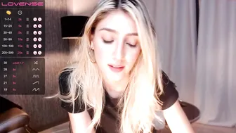 gigielliot chaturbate busty chick talks in french