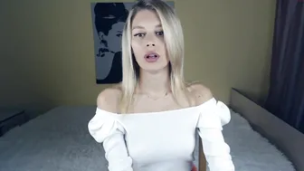 sofi_vip blonde girl fucks with sex toy