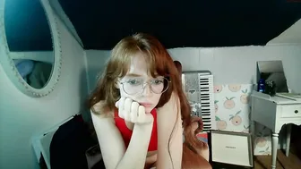 peevolx crazy girl caresses shaved pussy