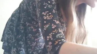 wetsweett flies away from the buzz of orgasm