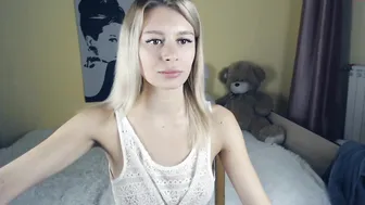 sofi_vip naughty skin posing in lingerie