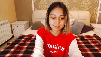 elli_ssi redhead babe caresses natural tits