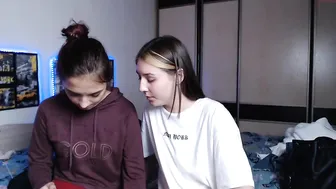 lari bearded dude fucks girlfriend from behind