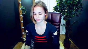 comely_ol1via juicy bitch caresses the clitoris
