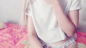 cutevannia crazy lady jerks off and cums