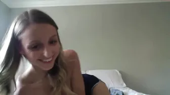 caracupcakexo big breasted model will excite anyone with her bust