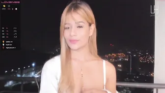 _lennah Busty brunette