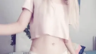 cutevannia cute girl pulls sex lips