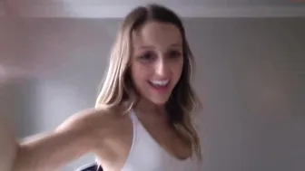 caracupcakexo naughty babe puts big tits