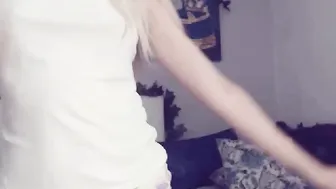 cutevannia the bitch paid the courier for the pizza