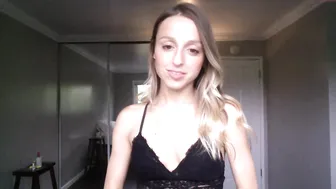 caracupcakexo shy young lady fingering sex toys