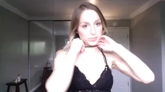 caracupcakexo shy young lady fingering sex toys