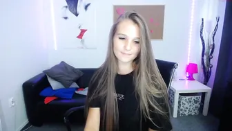 perfectviki whore babe masturbates pussy