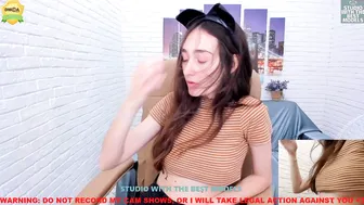 alisa__coy busty slut fucks the lips sex