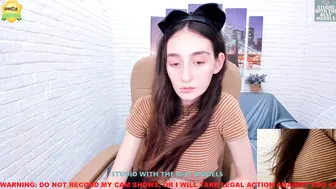 alisa__coy busty slut fucks the lips sex