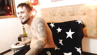 tokio_and_rio attractive slut caresses shaved cunt