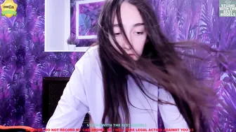 alisa__coy lush ass shows its shape