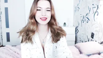 lollipop995 mature mare recklessly caresses pussy