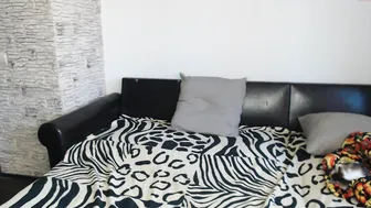 roxxyboobs Juicy brunette fucks both holes hard