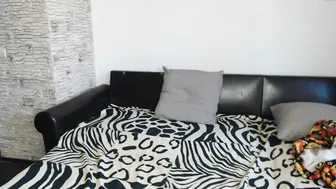 roxxyboobs Juicy brunette fucks both holes hard