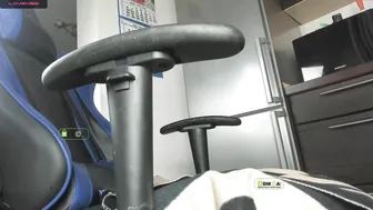 xxlovecam bitch drummed with glass dick