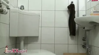 Sucked a thick dick in the toilet