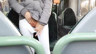 to look blowjob in a public place