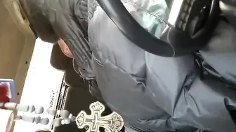 prostitute makes a blowjob taxi driver